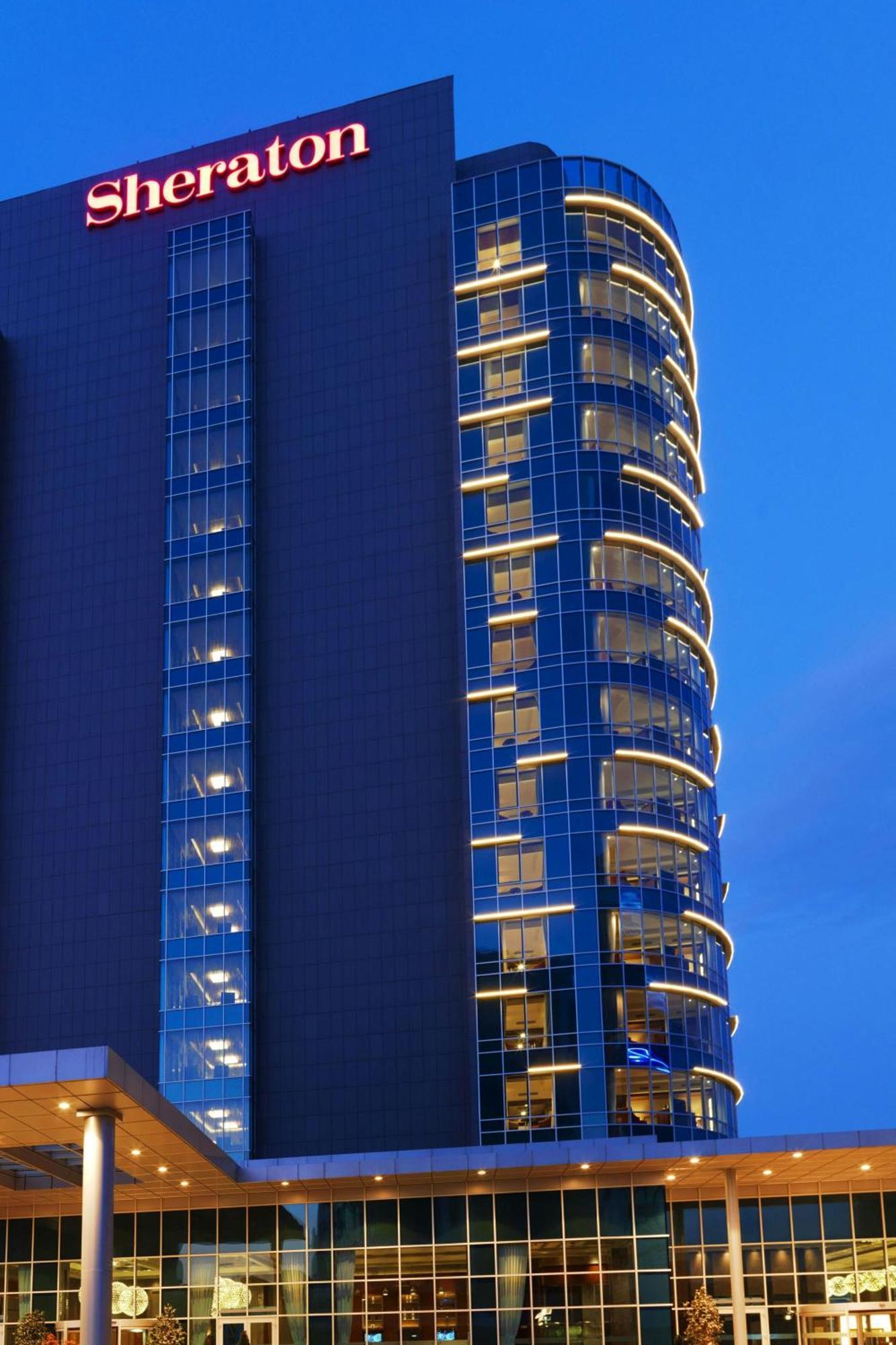 Sheraton Bursa Hotel Exterior foto The building at night
